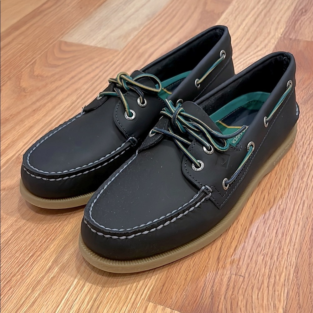 Sperry mens Authentic Original boat shoe with siped rubber sole